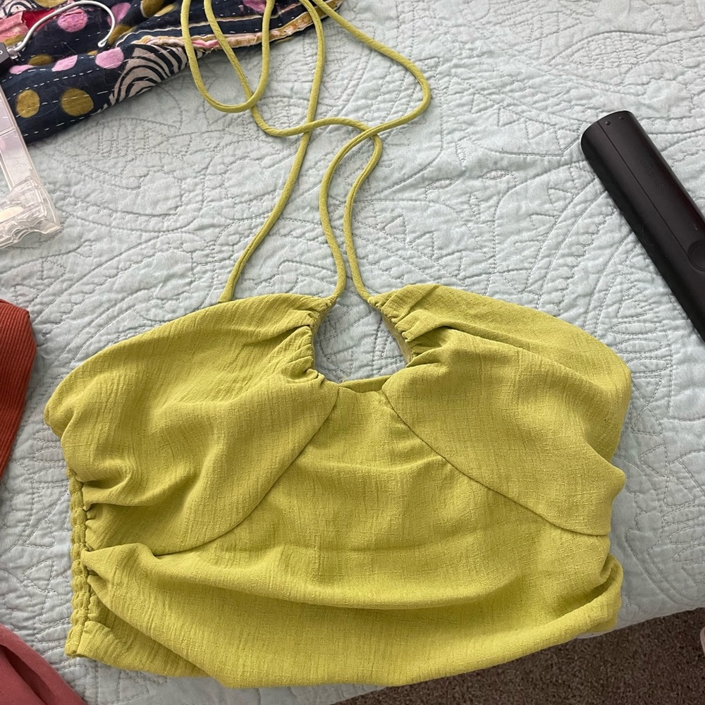Vestique Halter Top
